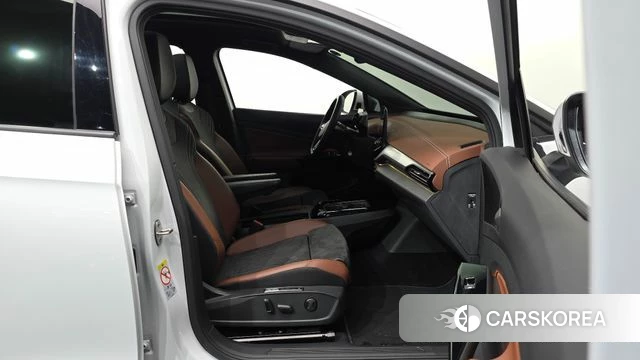 Volkswagen ID.4 2023 Белый из Кореи, фото 2