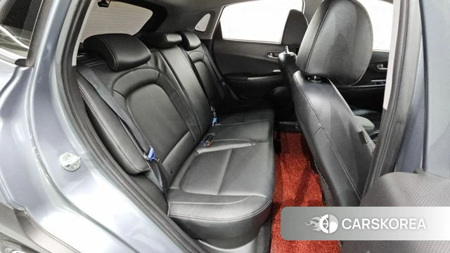 Hyundai Kona 2018 Светло-серебряный цвет из Кореи, фото 2