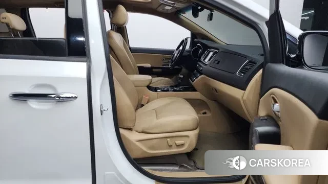 Kia The New Carnival 2018 Белый из Кореи, фото 2