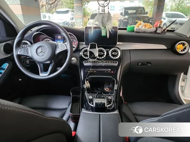 Mercedes-Benz C-Class W205 2018 Белый из Кореи, фото 2