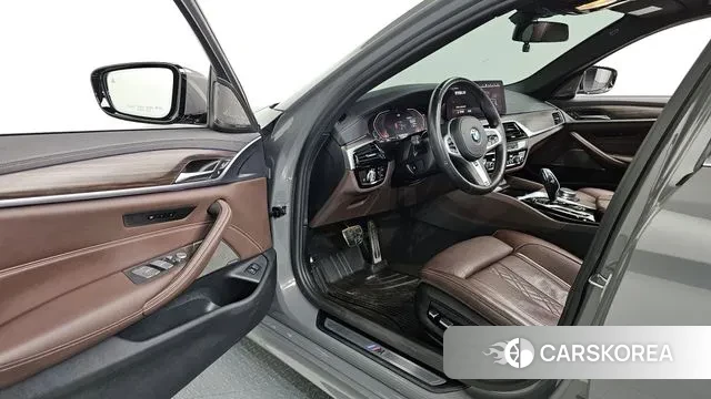 BMW 5 Series (G30) 2020 Серый из Кореи, фото 2