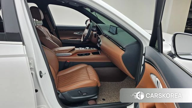 Genesis GV70 2022 Белый из Кореи, фото 2