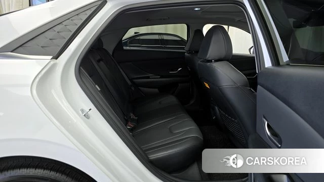 Hyundai The New Avante (CN7) 2023 Белый из Кореи, фото 2