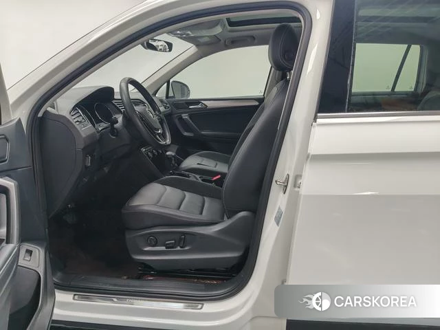 Volkswagen Tiguan L 2020 Белый из Китая, фото 2