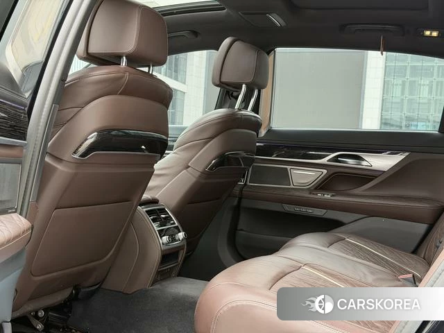 BMW 7 series 2021 Черный из Китая, фото 2