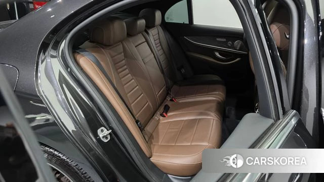 Mercedes-Benz E-Class W213 2022 Серый из Кореи, фото 2