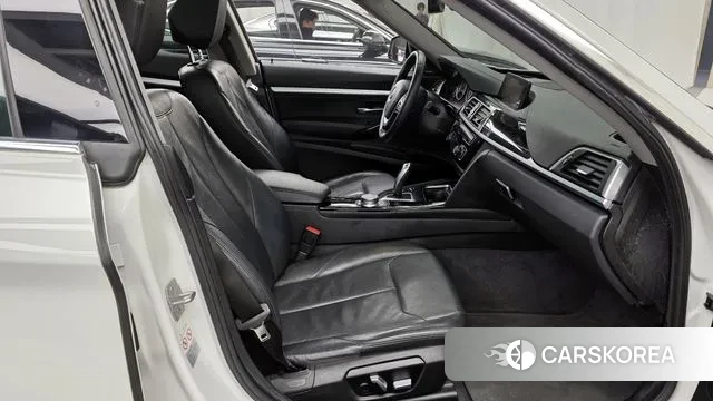 BMW 3 Series GT (F34) 2018 Белый из Кореи, фото 2