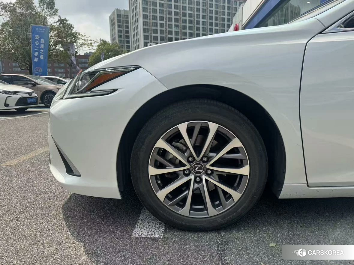 Lexus ES 2021 Белый из Китая, фото 2