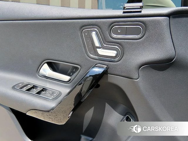 Mercedes-Benz A-Class W177 2020 Белый из Кореи, фото 2