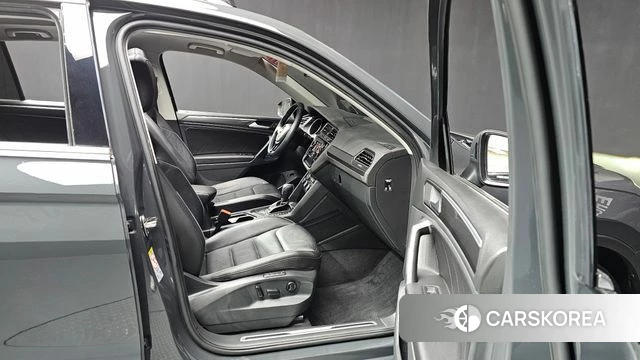 Volkswagen Tiguan Allspace 2020 Серый из Кореи, фото 2