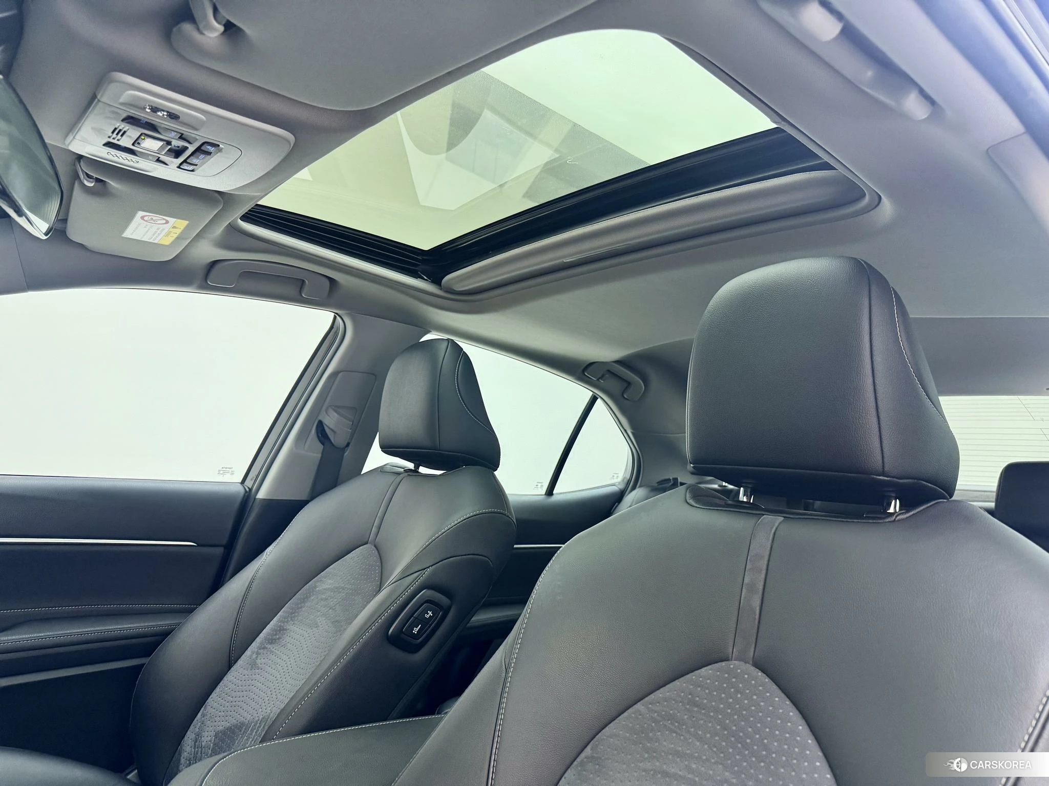 Toyota Camry 2023 Черный из Китая, фото 2