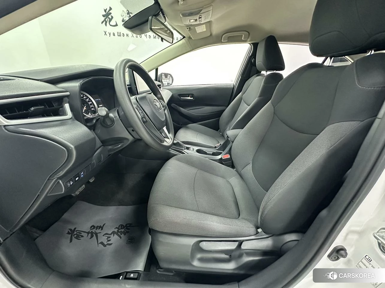 Toyota Corolla 2023 Белый из Китая, фото 2