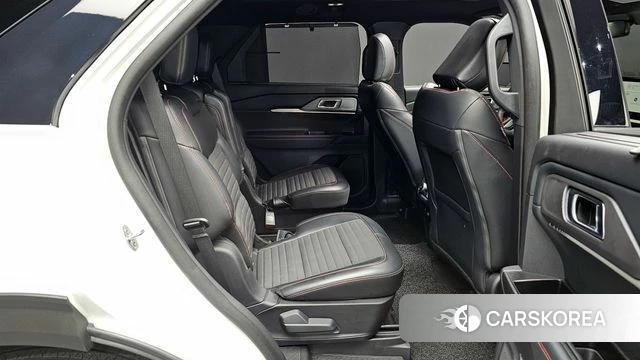 Ford Explorer 6th Generation 2025 Белый из Кореи, фото 2