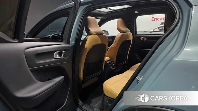 Volvo XC40 2020 Светло-серебряный цвет из Кореи, фото 2