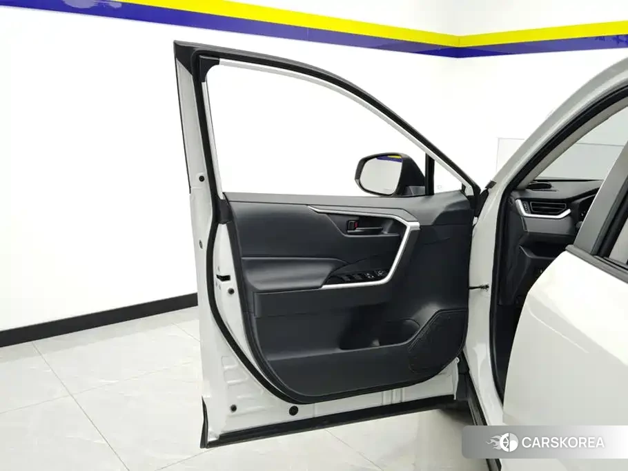 Toyota RAV4 2025 Белый из Китая, фото 2