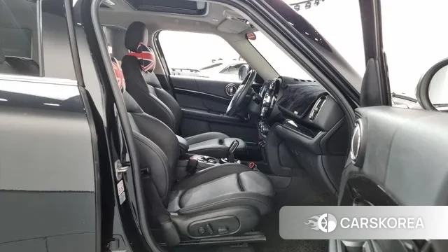 Mini Cooper Countryman 2023 Черный из Кореи, фото 2