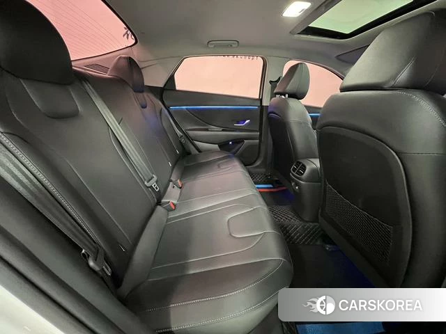 Hyundai Elantra 2023 Белый из Китая, фото 2