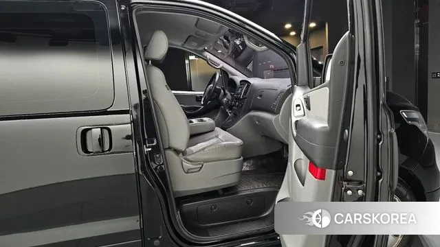 Hyundai The New Grand Starex 2019 Черный из Кореи, фото 2