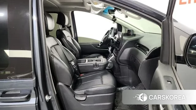 Hyundai Staria 2021 Серый из Кореи, фото 2