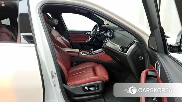 BMW X6 (G06) 2021 Белый из Кореи, фото 2