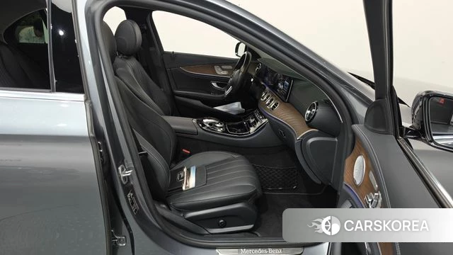 Mercedes-Benz E-Class W213 2020 Серый из Кореи, фото 2