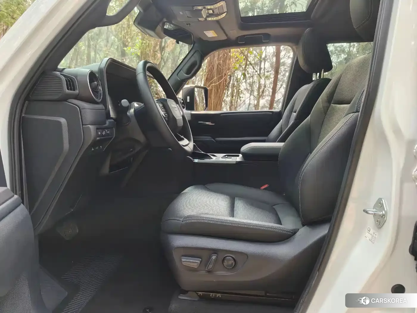 Toyota Prado 2024 Белый из Китая, фото 2