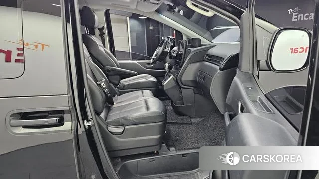 Hyundai Staria 2021 Черный из Кореи, фото 2