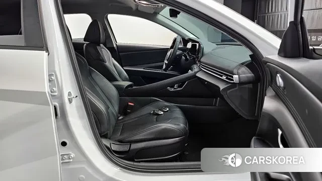 Hyundai The New Avante (CN7) 2024 Белый из Кореи, фото 2