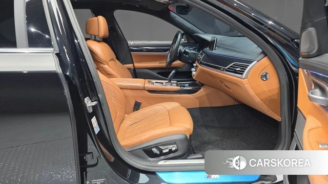 BMW 7 Series (G11) 2020 Черный из Кореи, фото 2