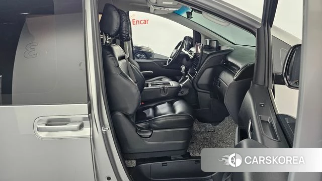 Hyundai Staria 2024 Серебряный из Кореи, фото 2