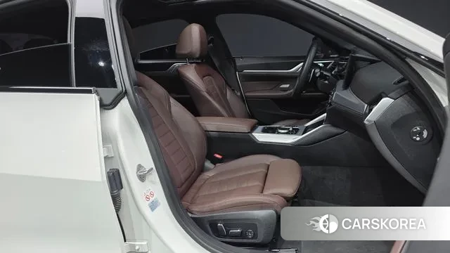 BMW 4 Series (G22) 2024 Белый из Кореи, фото 2