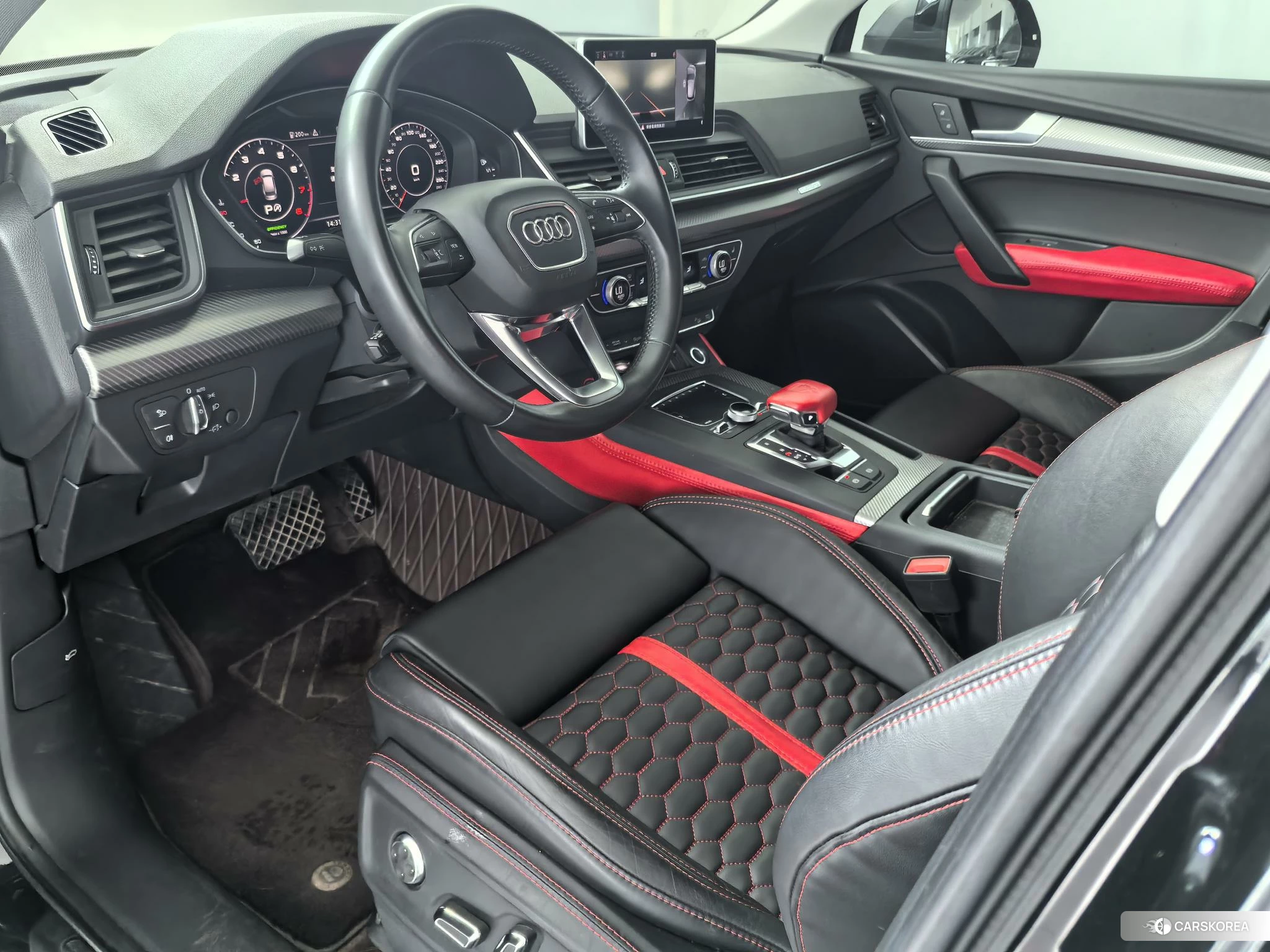 Audi Q5L 2019 Черный из Китая, фото 2