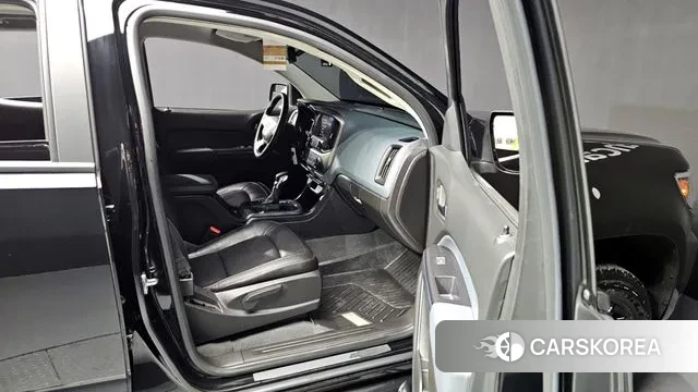 Chevrolet (GM Daewoo) Real New Colorado 2022 Черный из Кореи, фото 2