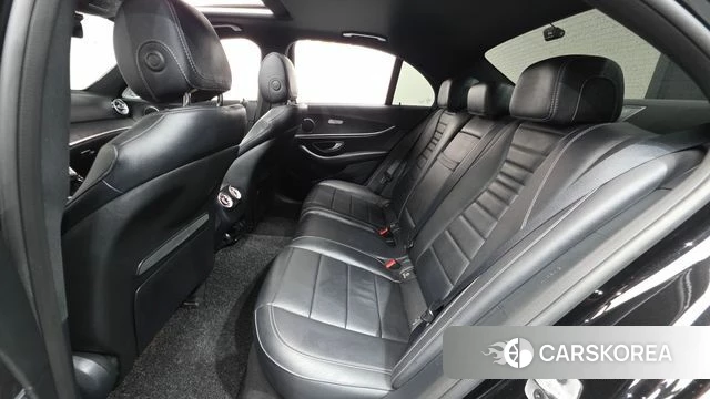 Mercedes-Benz E-Class W213 2022 Черный из Кореи, фото 2