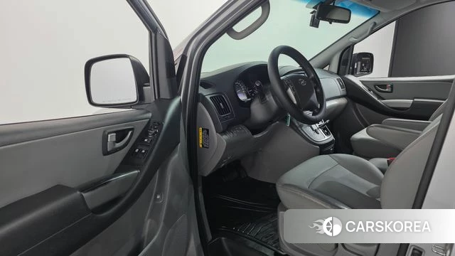 Hyundai The New Grand Starex 2019 Серебристо-серый из Кореи, фото 2