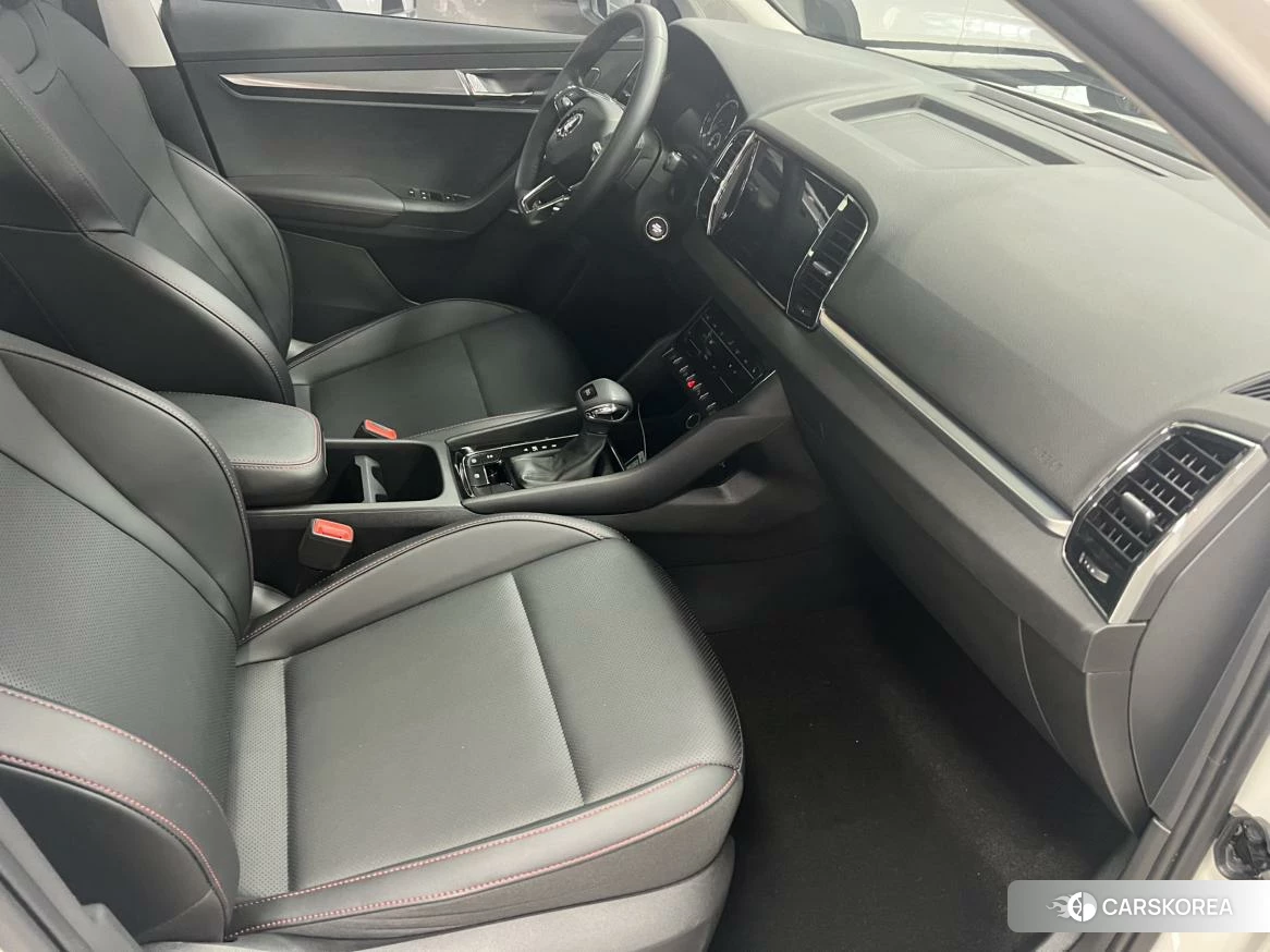 Skoda Krok 2021 Белый из Китая, фото 2