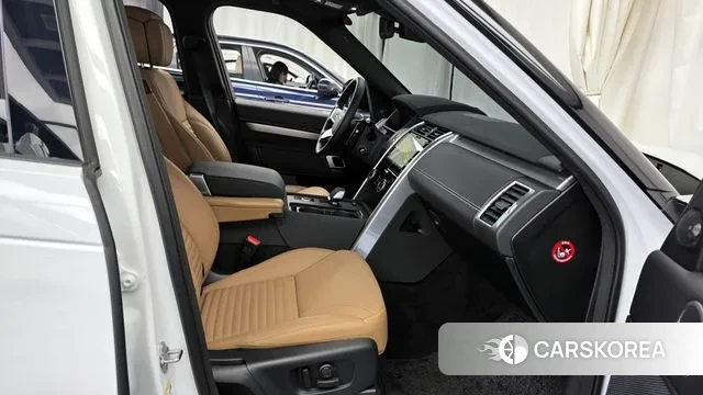 Land Rover Discovery 5 2025 Белый из Кореи, фото 2