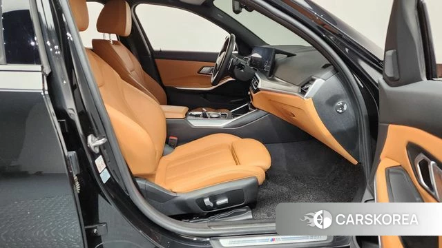 BMW 3 Series (G20) 2023 Черный из Кореи, фото 2