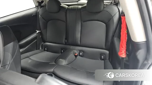 Mini Cooper 2023 Белый из Кореи, фото 2