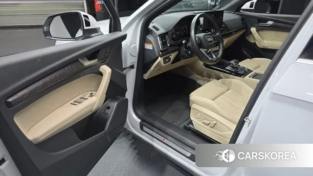 Audi Q5 (FY) 2023 Белый из Кореи, фото 2