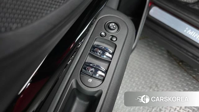 Mini Cooper Clubman 2023 Красный из Кореи, фото 2