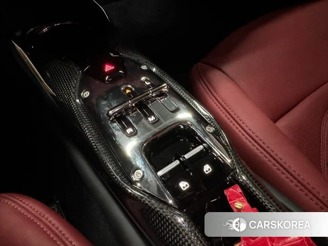 Ferrari 296 GTB 2024 Желтый из Кореи, фото 2