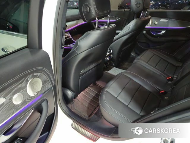 Mercedes-Benz E-Class W213 2022 Белый из Кореи, фото 2