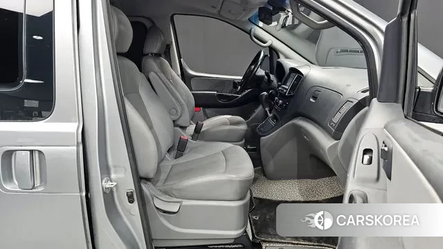 Hyundai The New Grand Starex 2018 Серебристо-серый из Кореи, фото 2