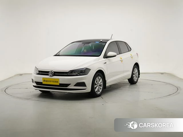 Volkswagen Polo 2022 Белый из Китая, фото 2
