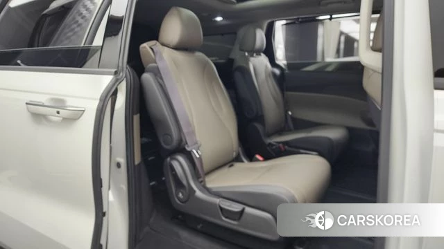 Kia The New Carnival 4th Generation 2024 Серебристо-серый из Кореи, фото 2