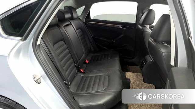 Volkswagen The New Passat 2018 Серебряный из Кореи, фото 2