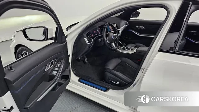 BMW 3 Series (G20) 2022 Белый из Кореи, фото 2