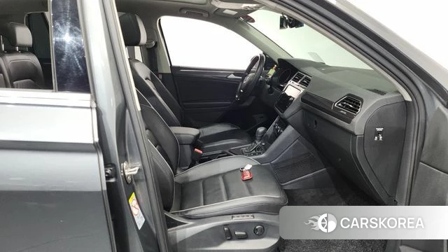 Volkswagen Tiguan second Generation 2020 Серый из Кореи, фото 2