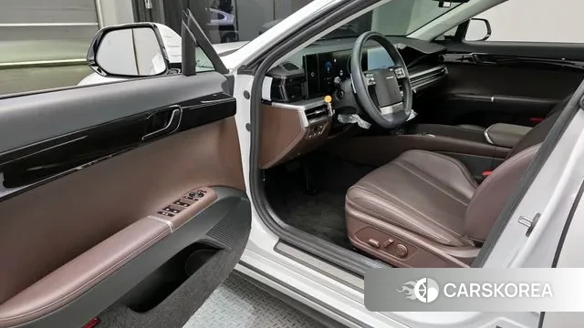 Hyundai Grandeur Hybrid (GN7) 2023 Белый из Кореи, фото 2